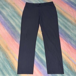 Vuori Meta Pant Mens size 32 Dark Gray Slim 5-Pocket Commuter Chino Stretch